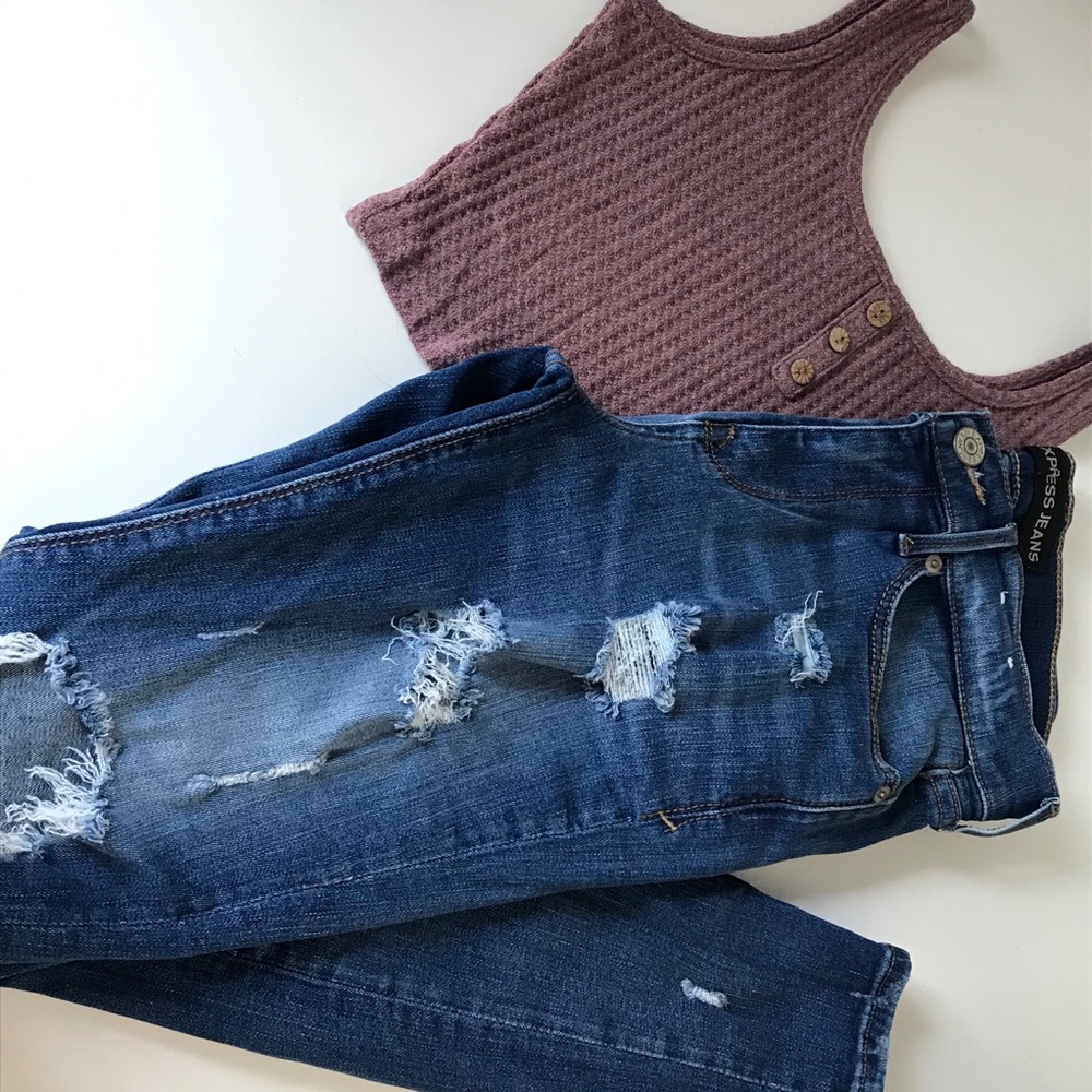 Super cute express mid rise skinny jeans 🍄